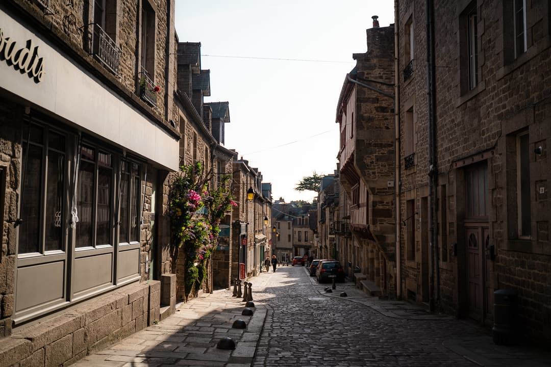 Les rues de Dinan… ©Krynds